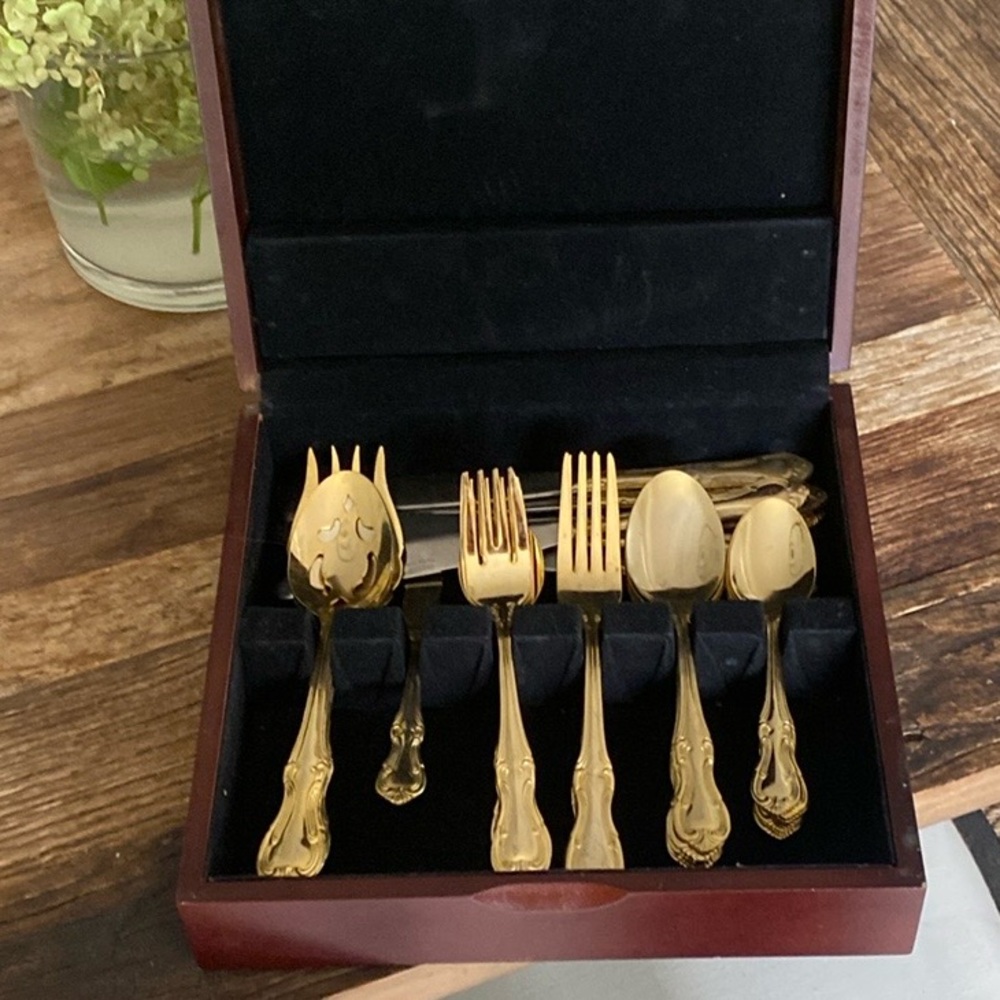 Elegant Gold Cutlery Set in Wooden Box